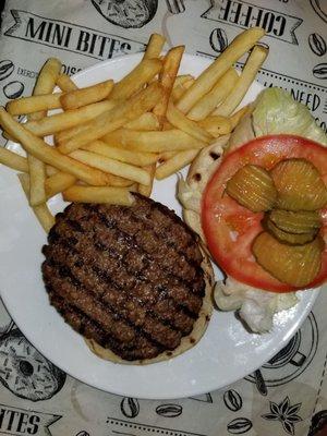 Hamburger with fries