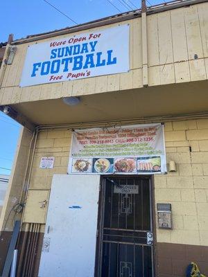 This is the kitchen door but as you go Ewa bound on Dillingham Blvd, you will see this sign. Always wanted to try but they were closed.