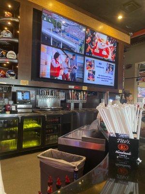 Pluckers Beer Taps and TVs