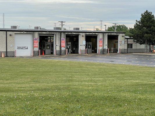 Illinois Emissions Testing Station