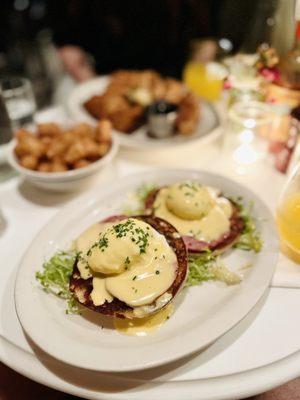 Classic Eggs Benedict