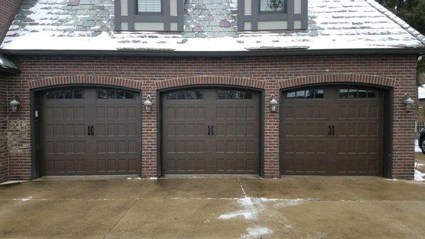 Hillcrest Recessed Panels with Arched Thames Windows