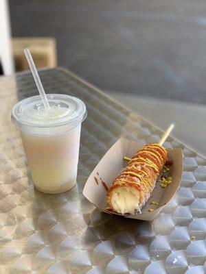 Half and half lemonade with mozzarella + sausage hotdog. Still drooling...