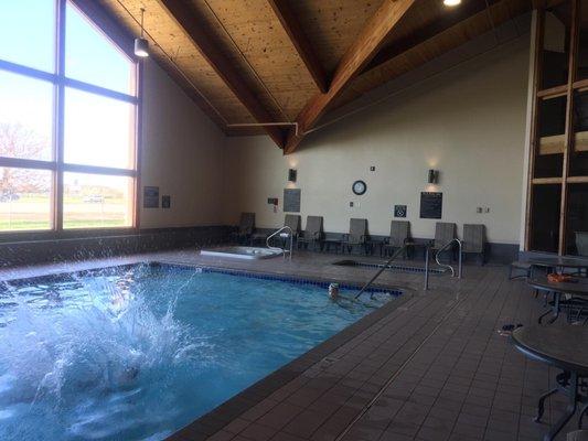 Warm big pool, baby pool and hot tub plus view. And more hot tubs in the courtyard!