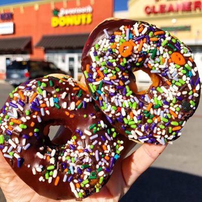 Chocolate donuts   iG: @hungrytravelingmama