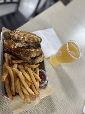 Once again I came back for the brisket Ruben sandwich and fries. I'll have to come back another time and try something new.