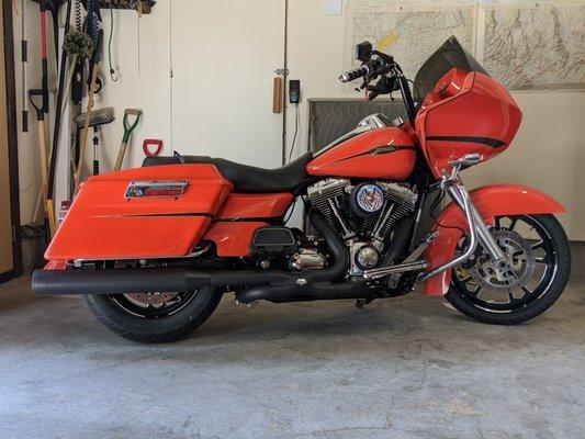 09 Road Glide, Metzeler tires, Vance & Hines pipes, Sinister wheels