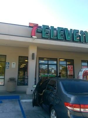 The front of my favorite 7-11.