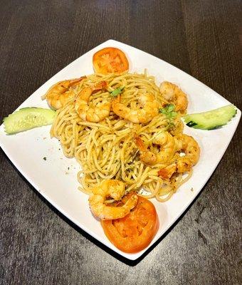 Garlic noodles with shrimp - SOOOOOOOOO good