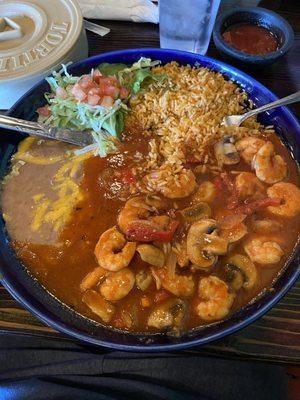 Cammarones spicy with beans, rice and flour tortillas