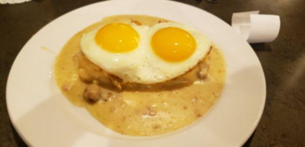 1/2 biscuits and gravy with eggs