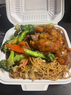 Chow mein, mandarin chicken, broccoli beef