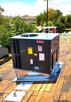 Roof top Hvac heat pump replacement, Los Angeles, CA