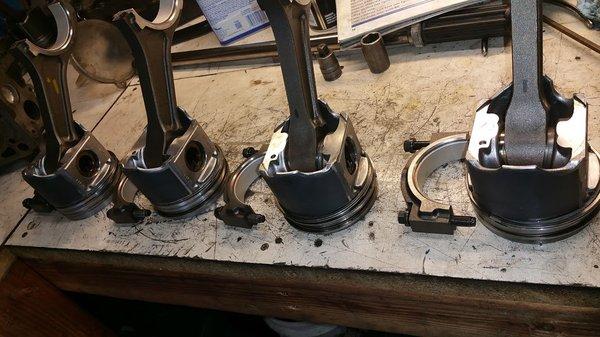 246k miles 6.0l power stroke pistons ,just decarbon,inspection and redy for next 250k miles.