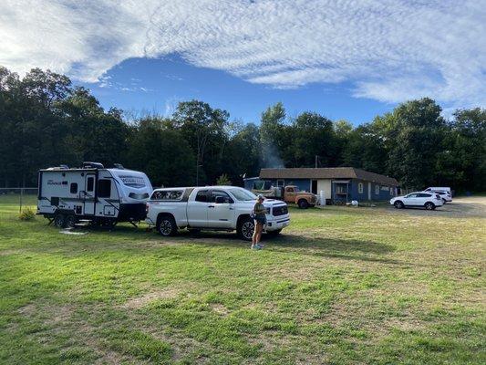 Harvest host parking - plenty of grass parking (not exactly level).