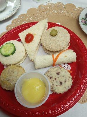 Samplings of sandwiches and scones