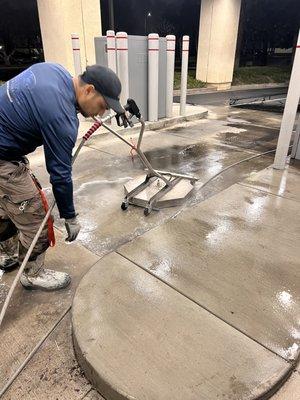 SURFACE CLEANER FOR GREAT JOBS AT BANKS DRIVE THRUUS,RESTAURANTS,BUSINESS,etc