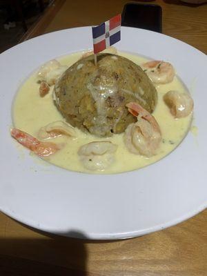 Mofongo Camarones al Ajillo