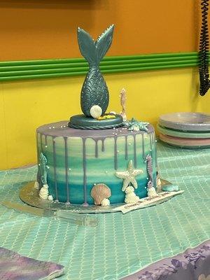 Beautiful mermaid cake