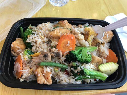 Fried rice with vegetable and tofu