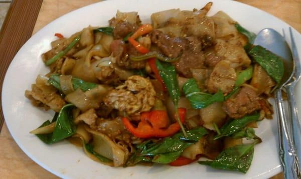 !!!!SPICY BEEF CHOW FUN!!! By the adorable me..:)