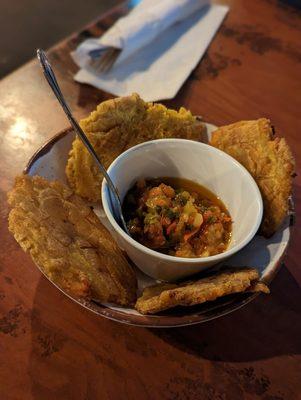 Tostones con Hogao