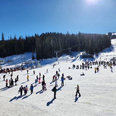 A lot of people skiing on 12/29/23