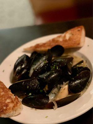 Mussels happy hour