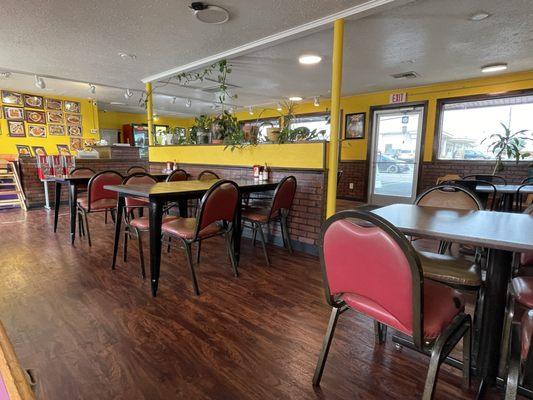 Inviting dining area @ Tu Taqueria.