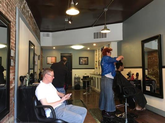 Endicott Barber And Salon