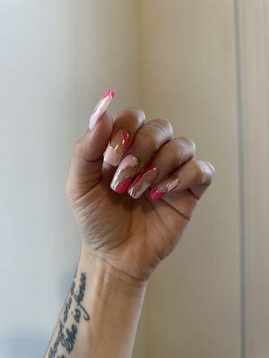 Pink metallic nails