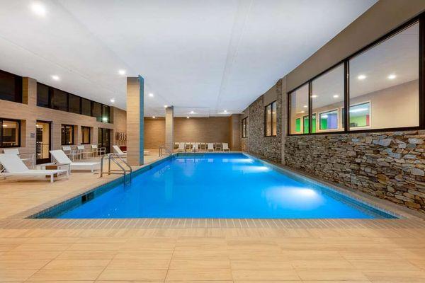 Pool - indoor