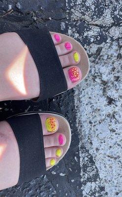 Summer Neon Pedicure