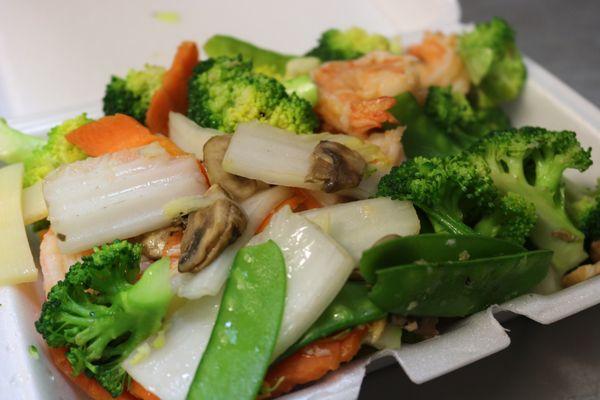 Steamed Shrimp with Mixed Vegetables