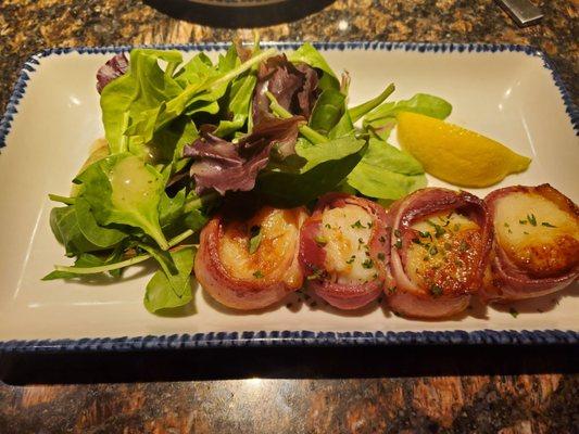 Bacon wrapped scallops