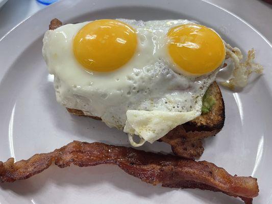 Avocado Toast with Egg, Tomato and Bacon