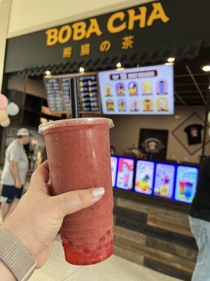 Wild berry smoothie with strawberry poppers (large)