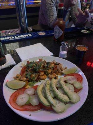 Camarones salteados, and a mixed salad