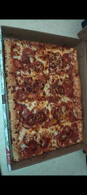 Pepperoni Supreme, stuffed crust. Yum!