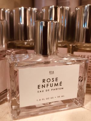 Le Monde Gourmand's Rose Enfumé Perfume