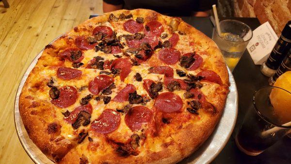 14-in pepperoni and mushroom