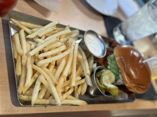 Fried chicken sandwich