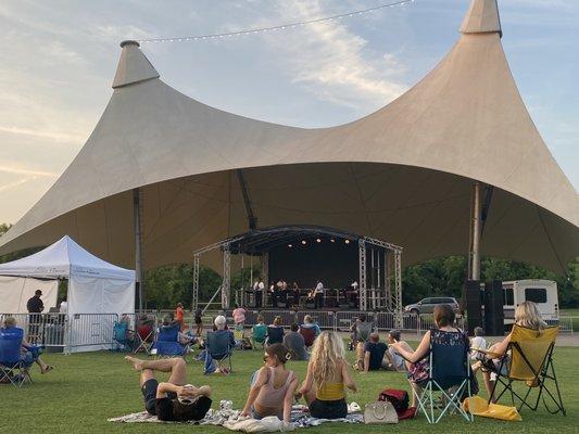 Friday night concerts in the green (free!)