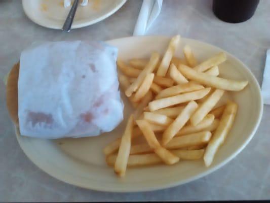 Bacon cheeseburger with fries