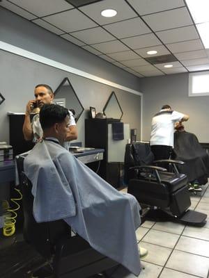 Great relaxed environment! Great cuts!