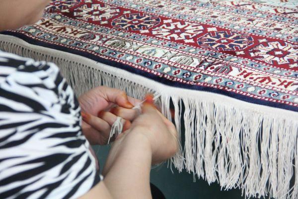 RESTORATION (RE-KNOTE) RUg'S FRINGE