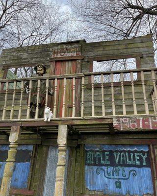 Apple Valley Hillbilly Garden and Toyland Museum