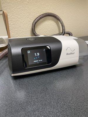 A top of the line brand new CPAP!  Whisper quiet. Slick. Modern. Built in cell phone. No Wi-Fi. No Bluetooth. Slick!