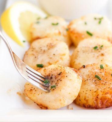 Air Fried Scallops w fresh herbs tossed in Avacodo Oil