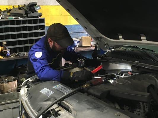 Technicians hard at work to give you the correct diagnosis guaranteed!